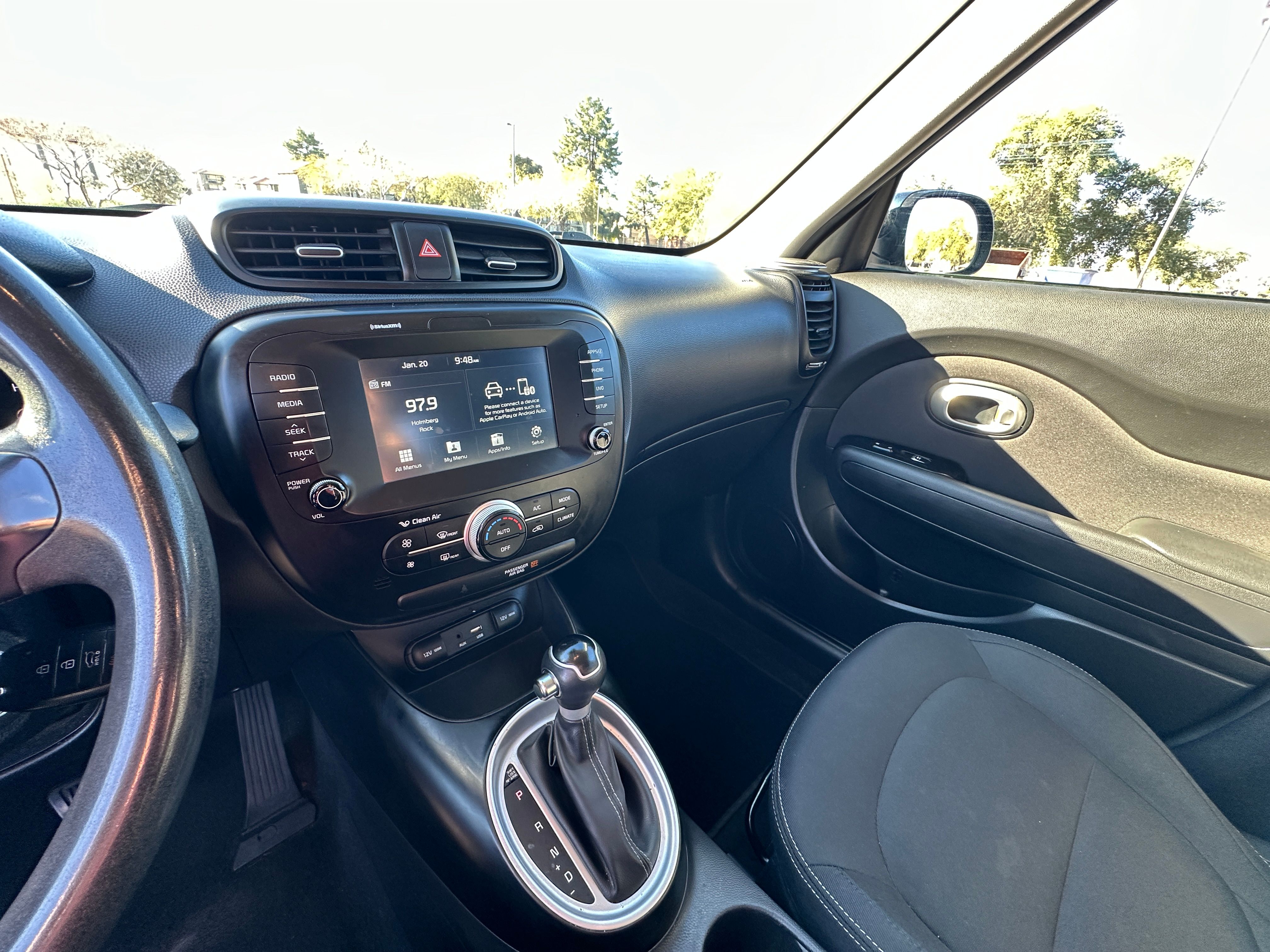 Used 2018 Kia Soul + FWD image 16
