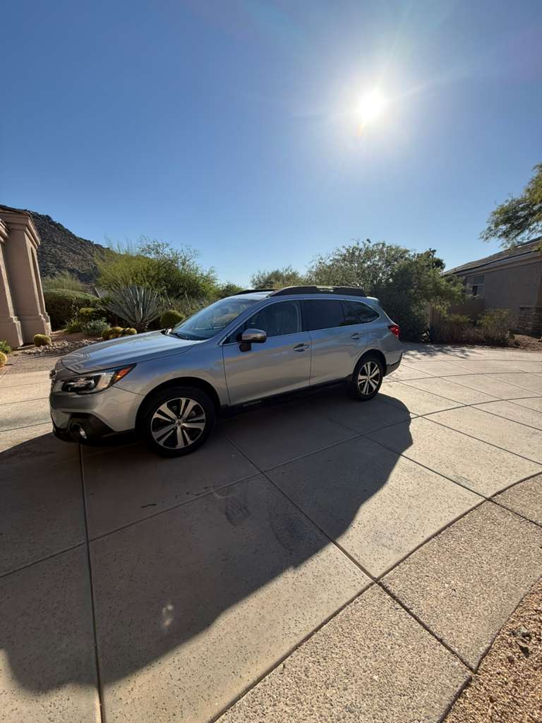 Used 2019 Subaru Outback 2.5i Limited AWD/4WD image 2