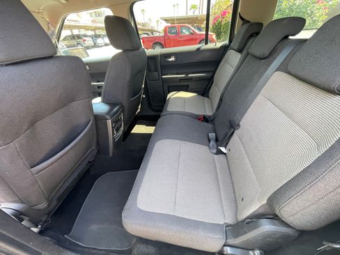 Used 2011 Ford Flex SE FWD image 12
