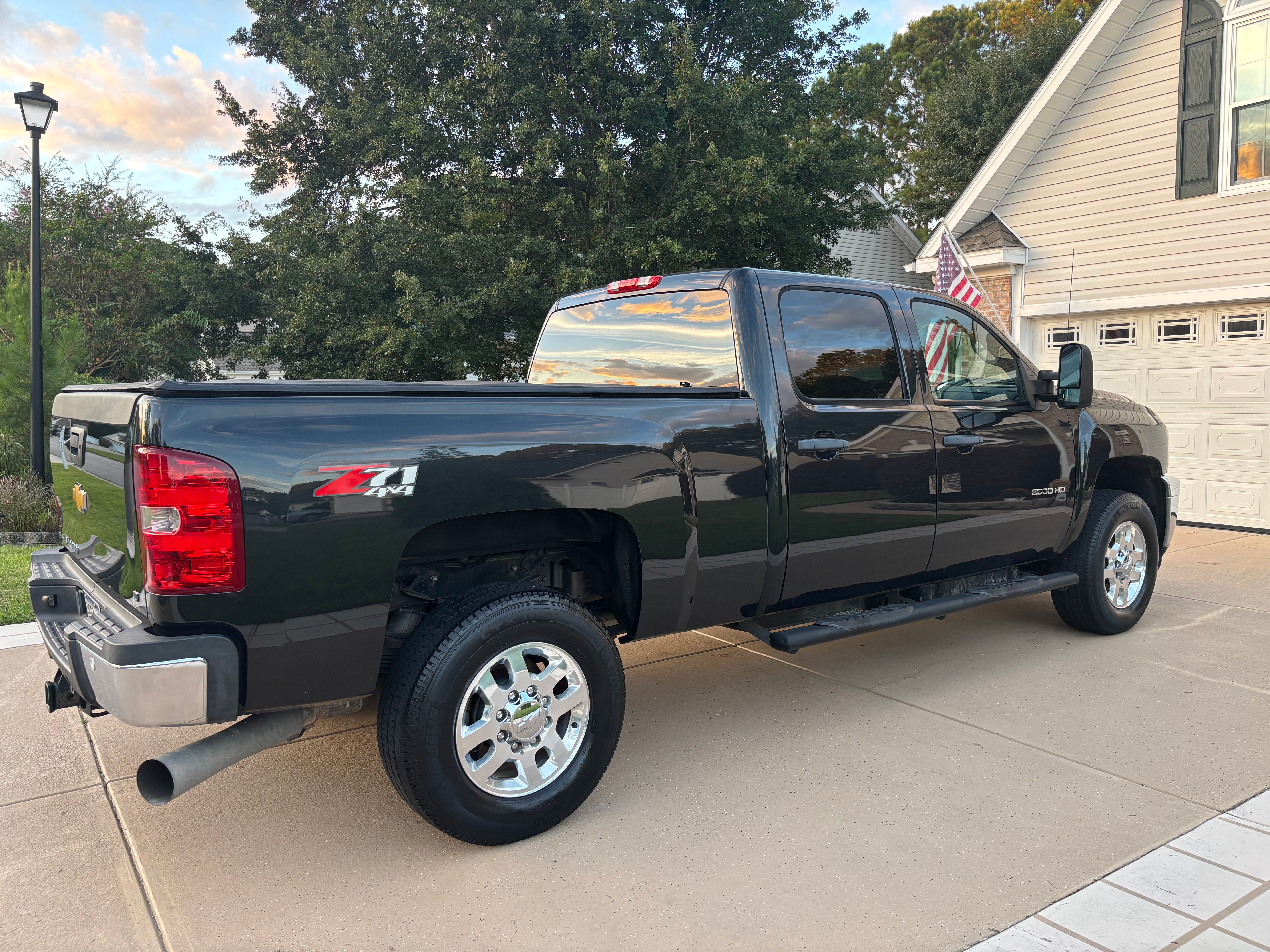 Used 2012 Chevrolet Silverado 3500 LT w/ Interior Plus Package AWD/4WD image 6