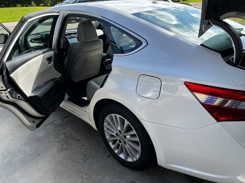Used 2015 Toyota Avalon XLE Premium image 10