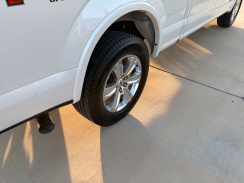 Used 2018 Ford F150 Platinum w/ Equipment Group 701A Luxury AWD/4WD image 12