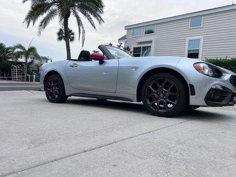 Used 2020 FIAT 124 Spider Abarth w/ Convenience Group image 8