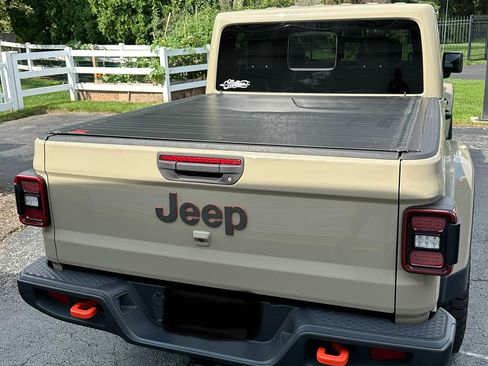 Used 2022 Jeep Gladiator Mojave w/ LED Lighting Group AWD/4WD image 9
