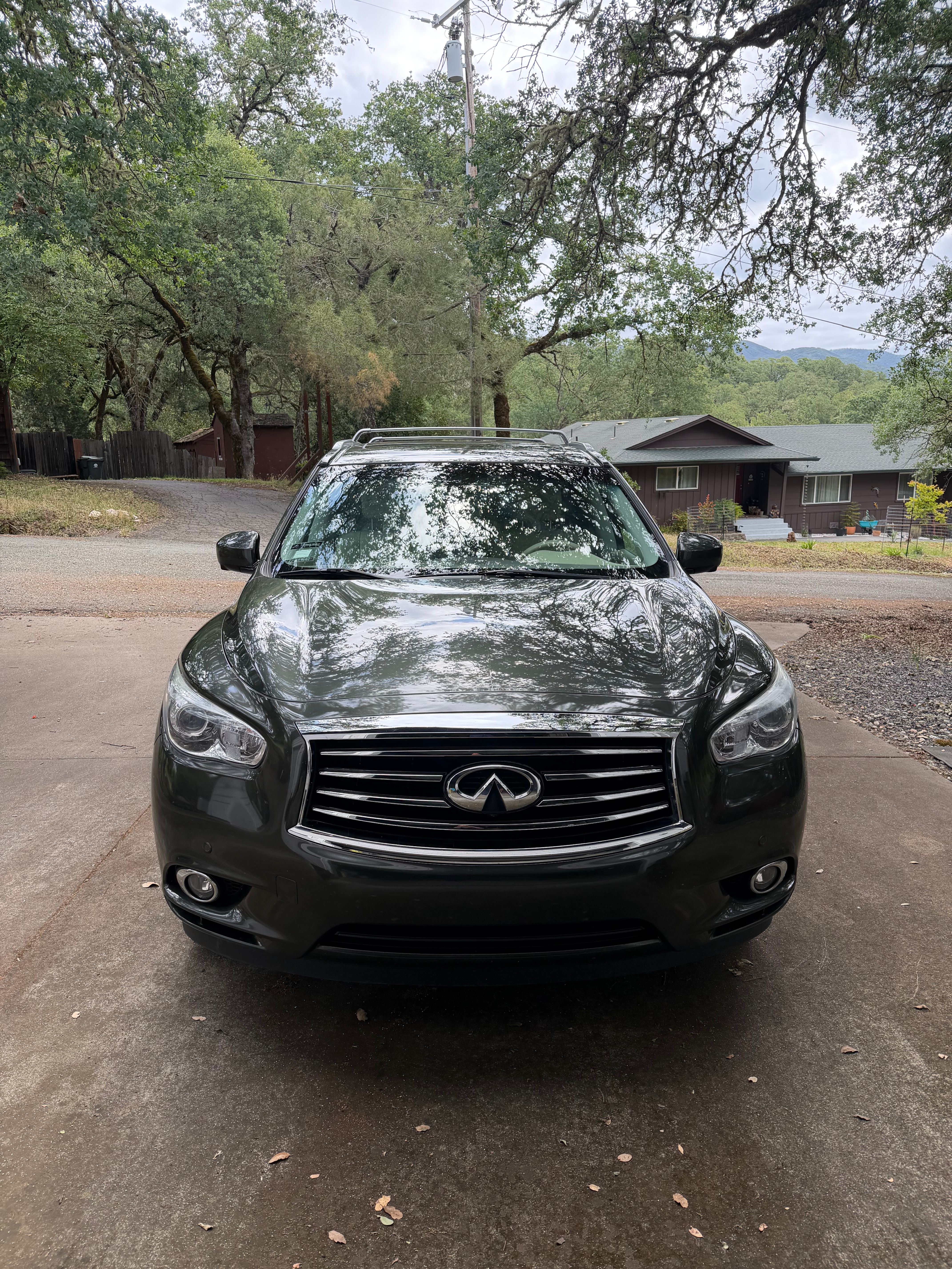 Used 2013 INFINITI JX35 AWD w/ Premium Pkg image 2