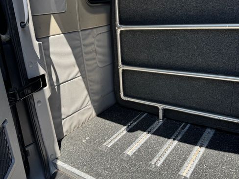 Used 2017 Mercedes-Benz Sprinter 3500 image 4