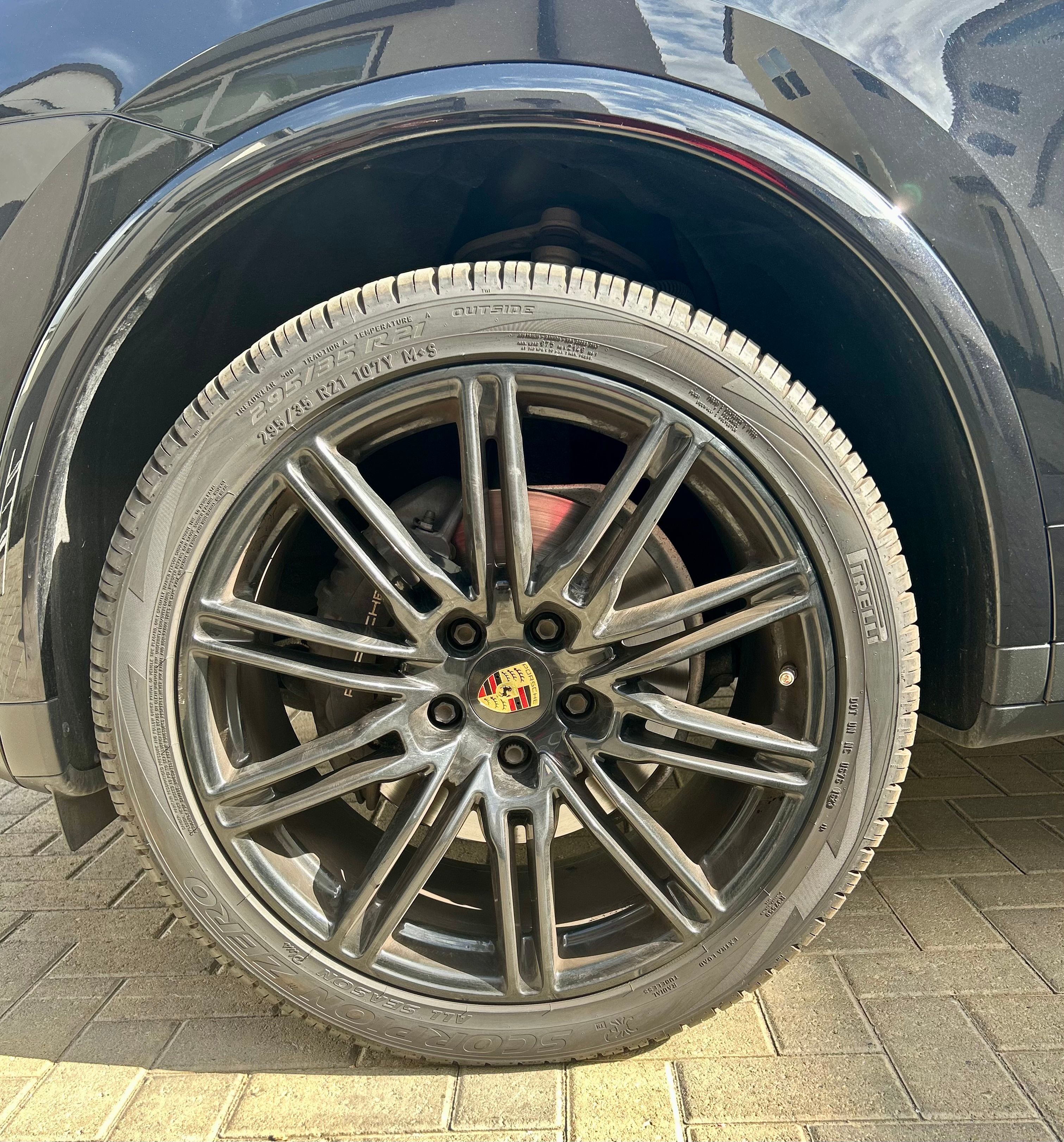 Used 2017 Porsche Cayenne Platinum Edition AWD/4WD image 10