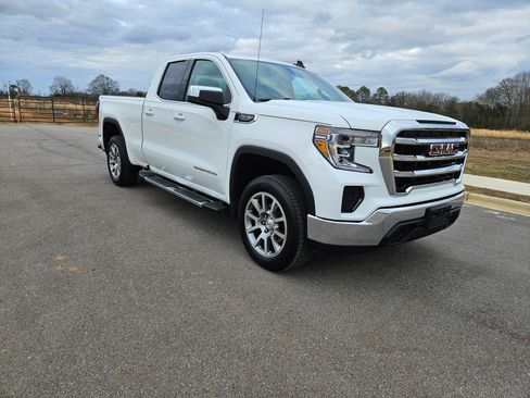Used 2020 GMC Sierra 1500 SLE w/ SLE Value Package image 4
