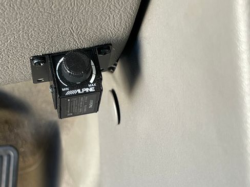 Used 2003 GMC Sierra 2500 SLT w/ SLT Preferred Equipment Group image 11