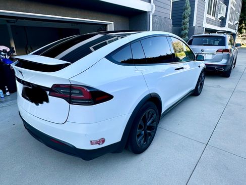 Used 2023 Tesla Model X AWD/4WD image 2