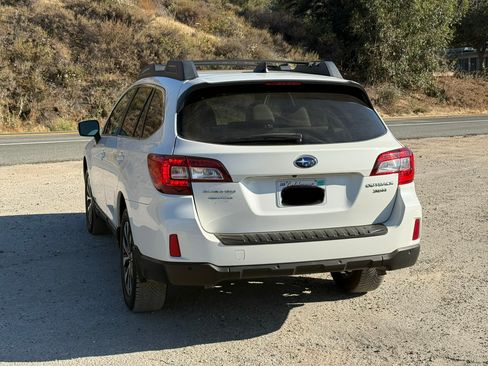 Used 2017 Subaru Outback 3.6R Limited AWD/4WD image 5