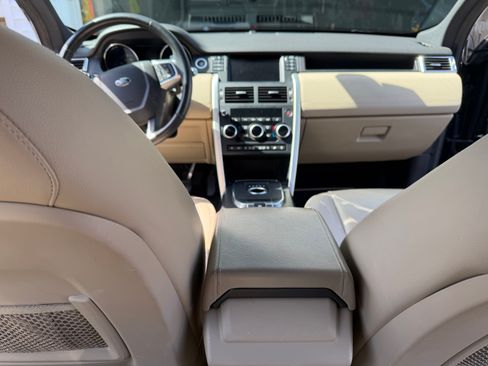 Used 2016 Land Rover Discovery Sport HSE image 15
