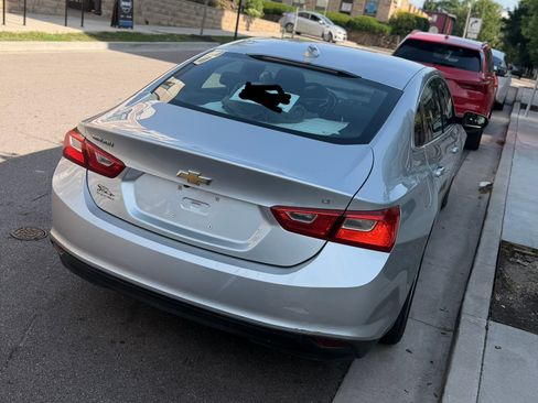 Used 2017 Chevrolet Malibu LT FWD image 5