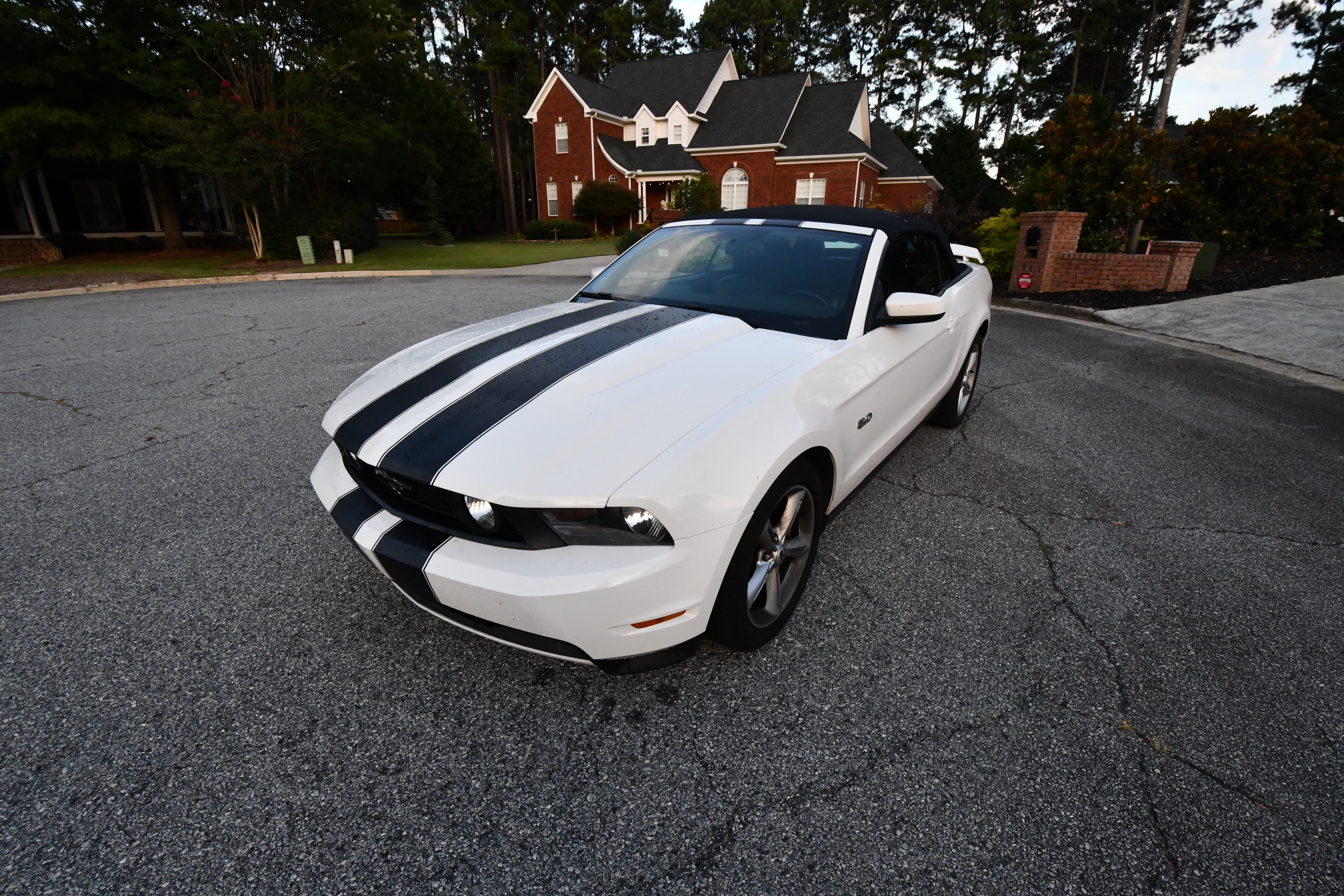 Used 2012 Ford Mustang GT Premium w/ Security Pkg RWD image 14