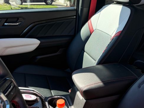 Used 2023 GMC Canyon AT4X image 15