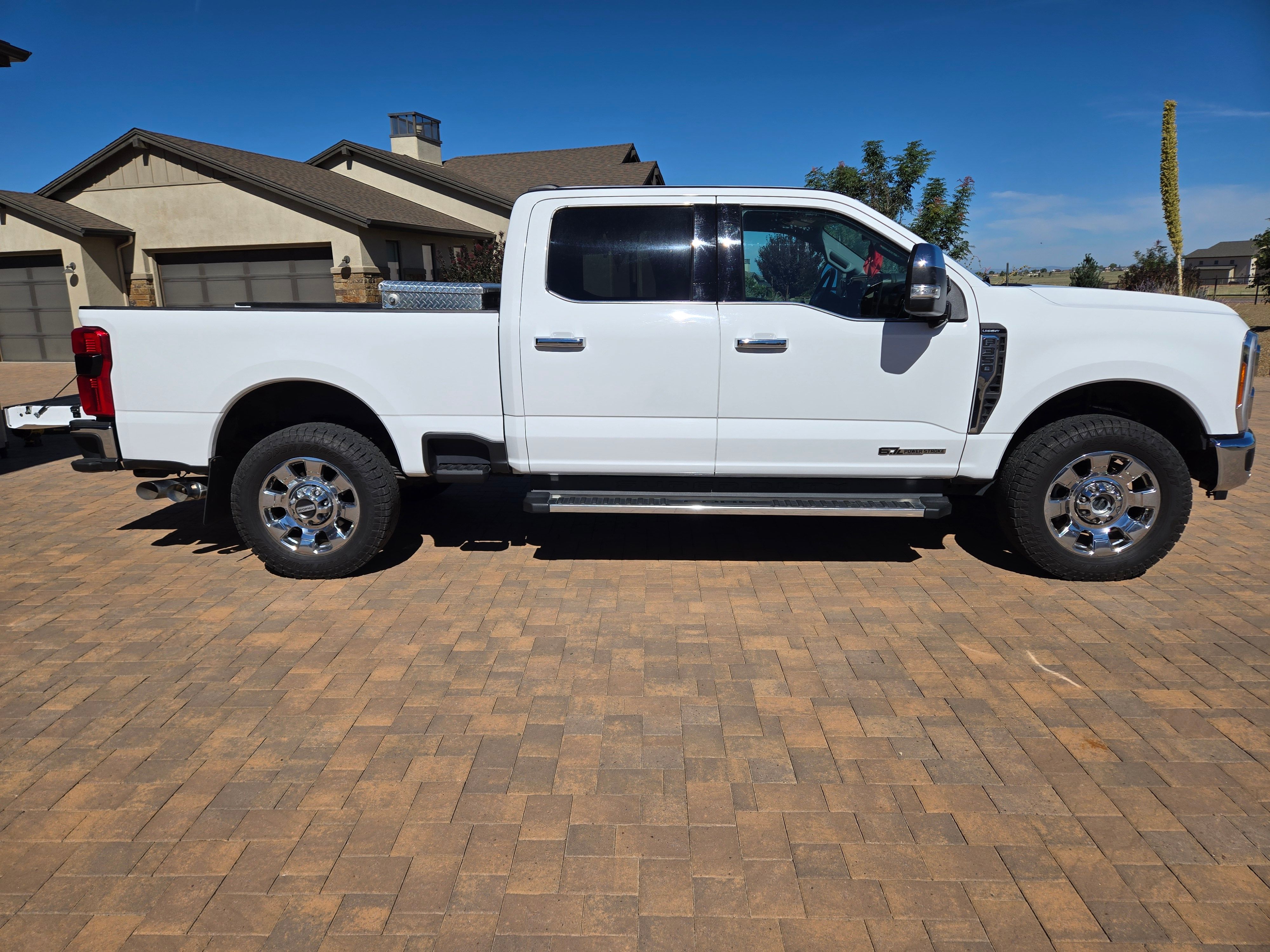 Used 2023 Ford F350 Lariat w/ Tow Technology Package AWD/4WD image 11