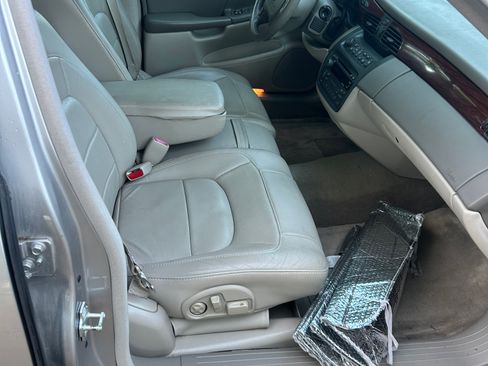 Used 2004 Cadillac De Ville w/ Equipment Group FWD image 6