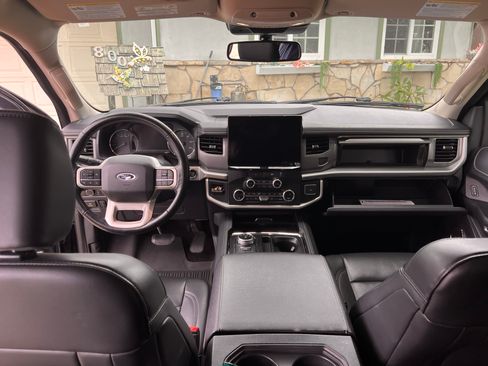 Used 2022 Ford Expedition Max XLT RWD image 9