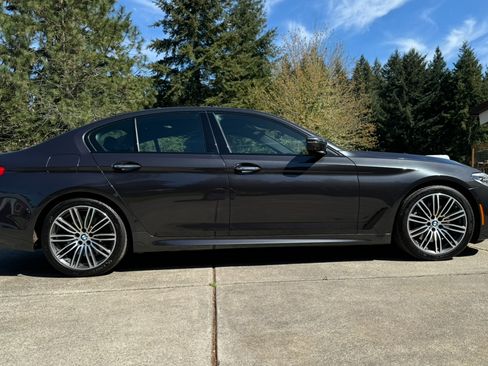 Used 2018 BMW 540i xDrive w/ M Sport Package AWD/4WD image 2