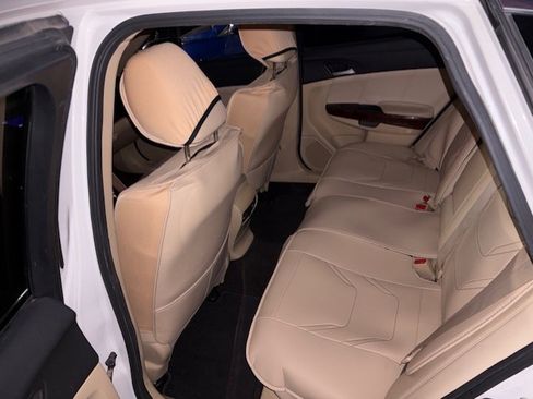 Used 2010 Honda Crosstour EX-L image 19