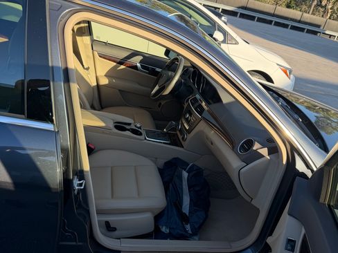 Used 2014 Mercedes-Benz C 250 Sedan image 6
