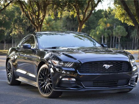 Used 2016 Ford Mustang Coupe image 1