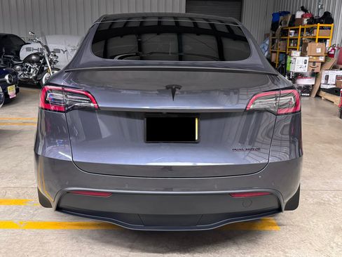 Used 2022 Tesla Model Y Performance image 8