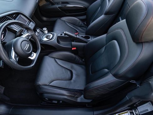 Used 2012 Audi R8 V10 image 4