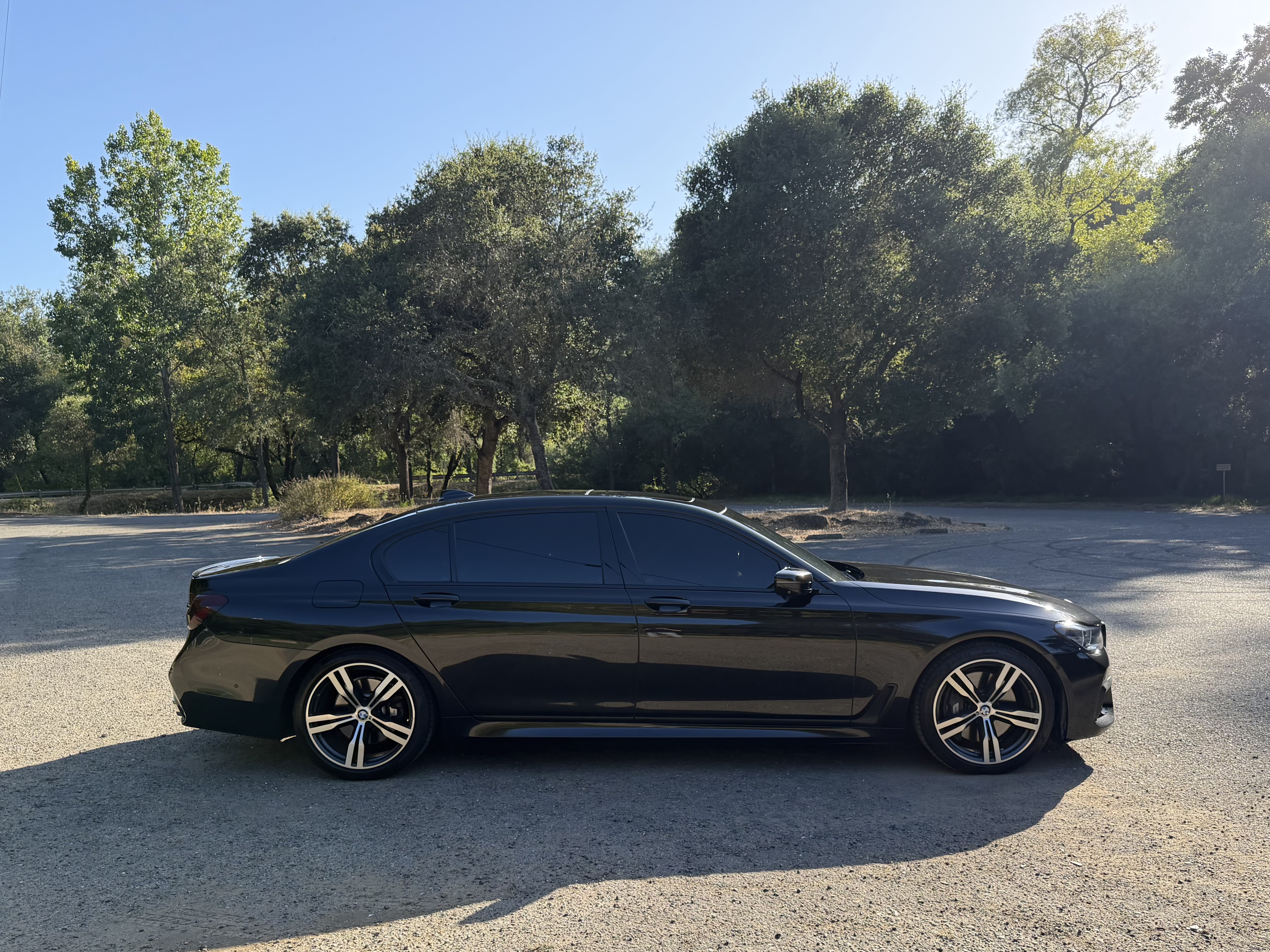 Used 2016 BMW 750i xDrive AWD/4WD image 4