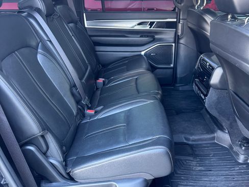 Used 2022 Jeep Wagoneer Series I image 6