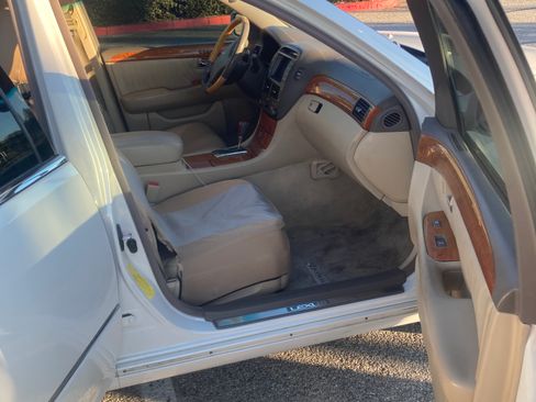 Used 2005 Lexus LS 430 image 8