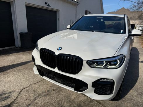 Used 2019 BMW X5 xDrive40i w/ M Sport Package image 2