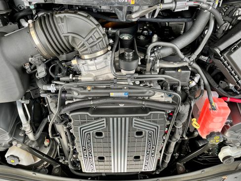Used 2021 Chevrolet Camaro ZL1 w/ LPO, ZL1 Protection Package RWD image 10