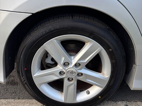 Used 2012 Toyota Camry SE image 8