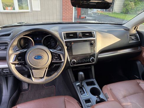 Used 2018 Subaru Outback 2.5i Touring AWD/4WD image 10