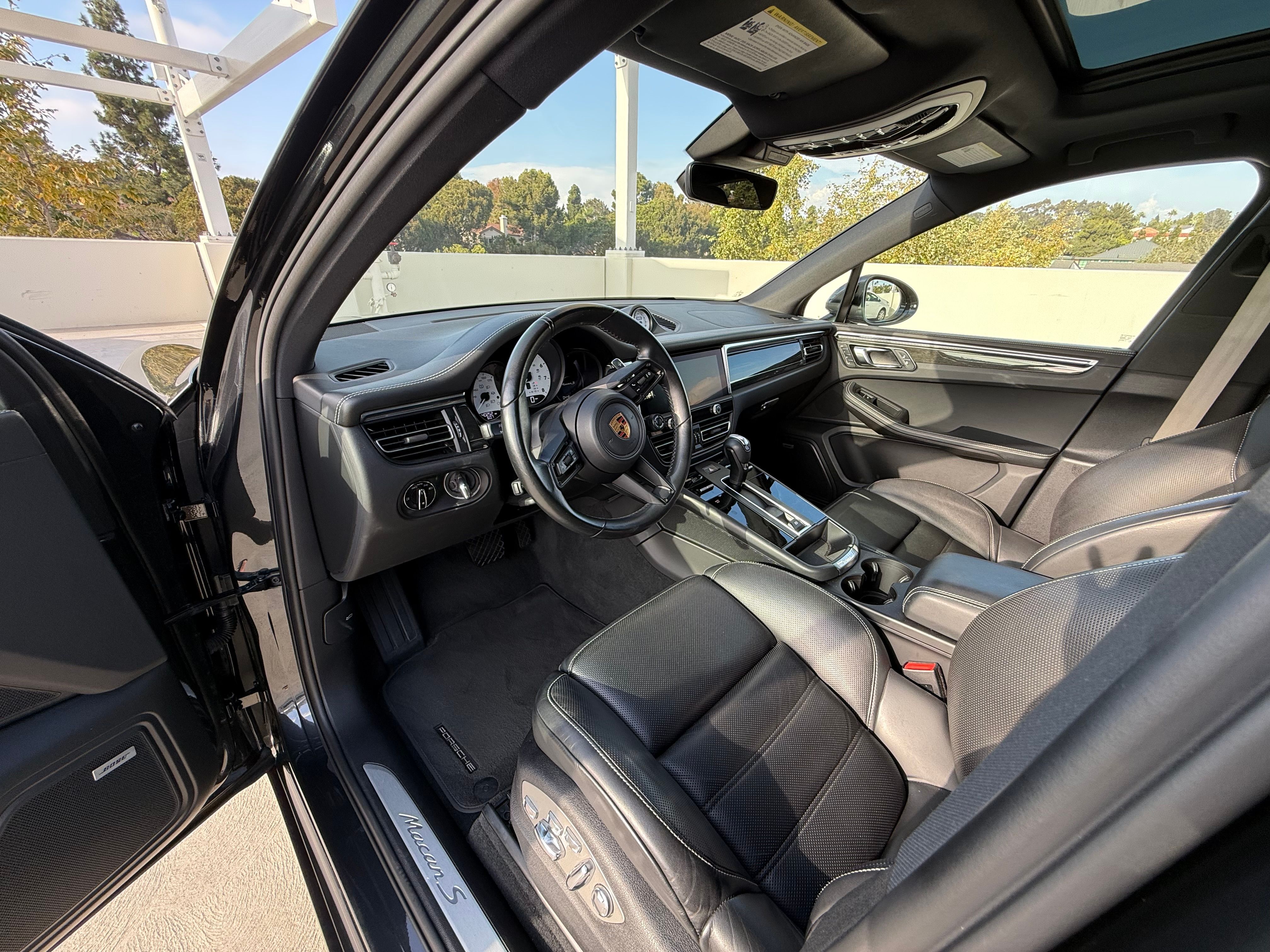 Used 2022 Porsche Macan S AWD/4WD image 16