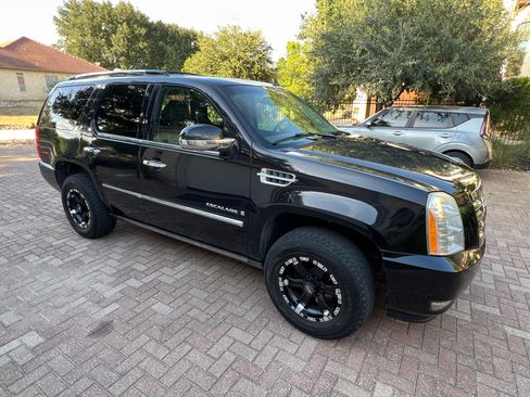 Used 2008 Cadillac Escalade AWD image 1
