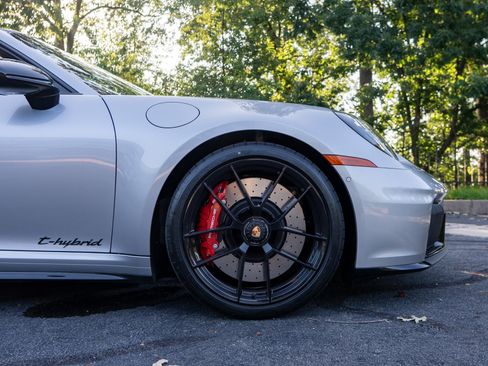 Used 2025 Porsche 911 Targa 4 GTS image 9