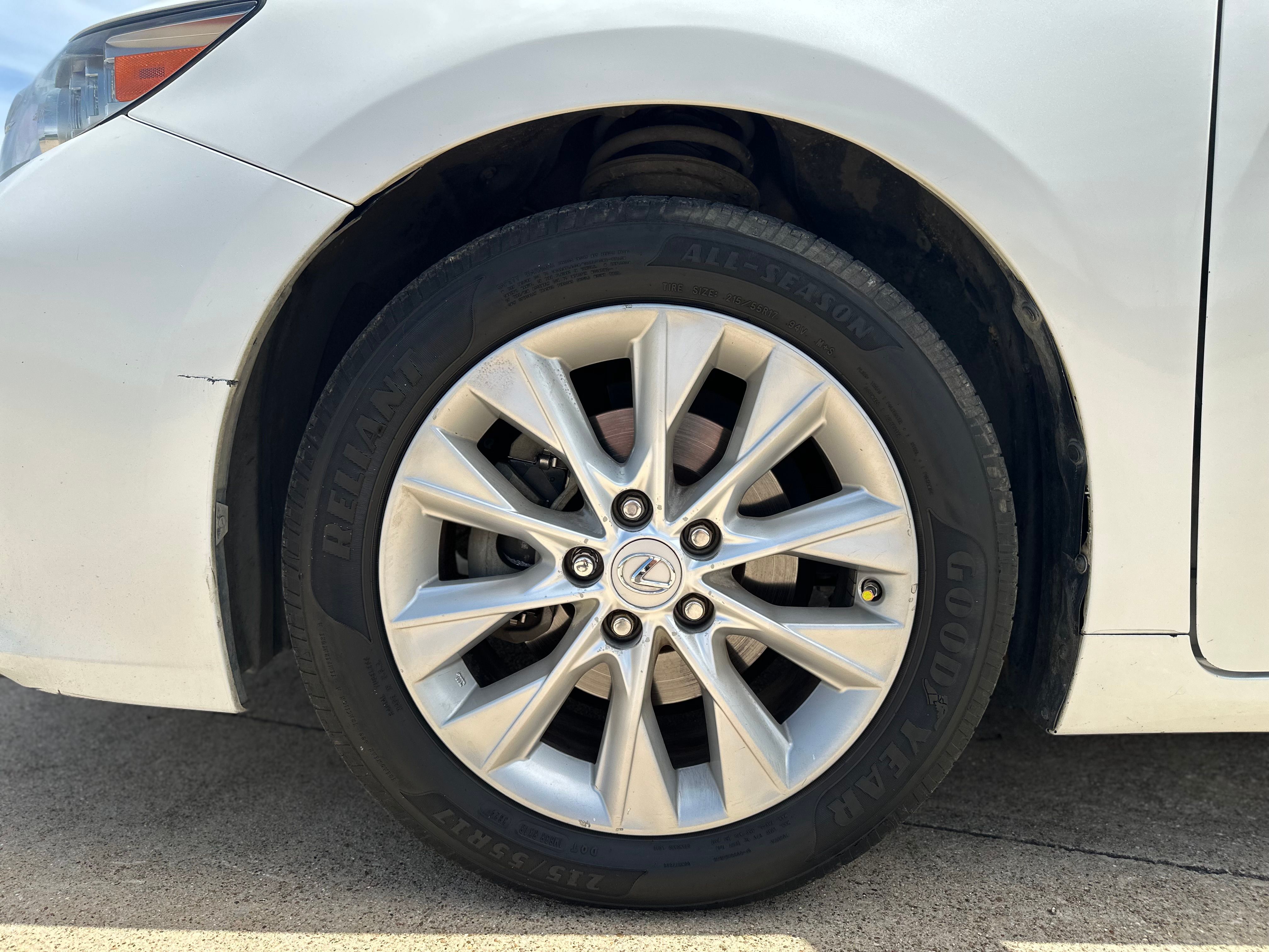 Used 2013 Lexus ES 300h w/ Luxury Pkg FWD image 29