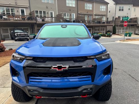 Used 2025 Chevrolet Colorado ZR2 w/ Technology Package image 2