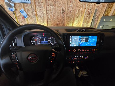 Used 2025 Nissan Frontier PRO-4X w/ Pro Convenience Package image 11