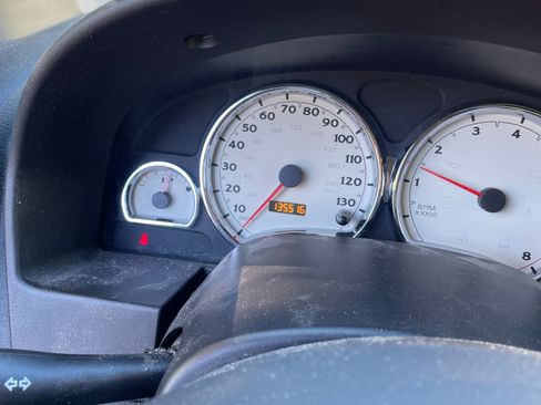 Used 2005 Saturn Vue 2WD image 5