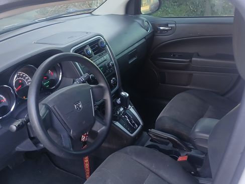 Used 2010 Dodge Caliber Mainstreet image 9