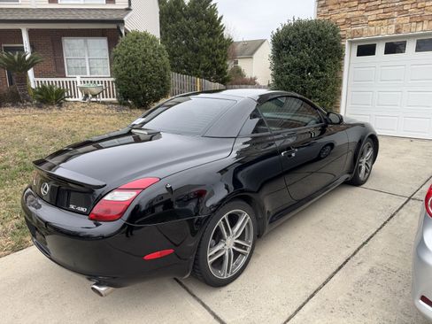 Used 2008 Lexus SC 430 Convertible image 2