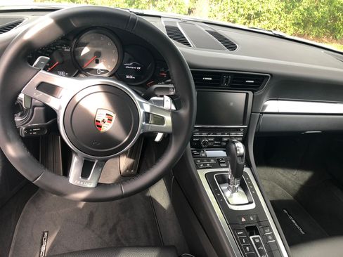 Used 2016 Porsche 911 Carrera 4S image 13