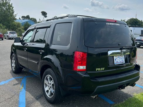 Used 2011 Honda Pilot Touring image 2