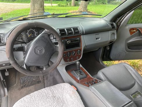 Used 1998 Mercedes-Benz ML 320 ML 320 Sport Utility 4D image 2