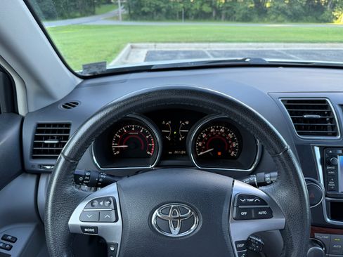 Used 2013 Toyota Highlander Limited AWD/4WD image 5