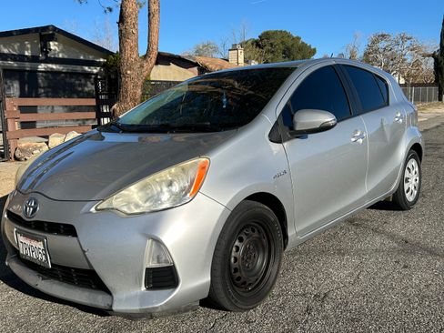 Used 2013 Toyota Prius C Three image 1
