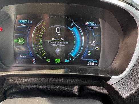 Used 2018 Chevrolet Volt LT FWD image 2